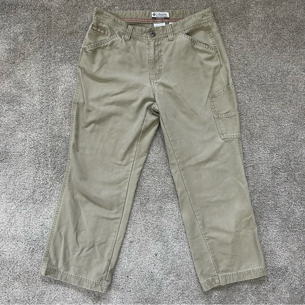 Woman’s Columbia Khaki Capri Pants Size 4